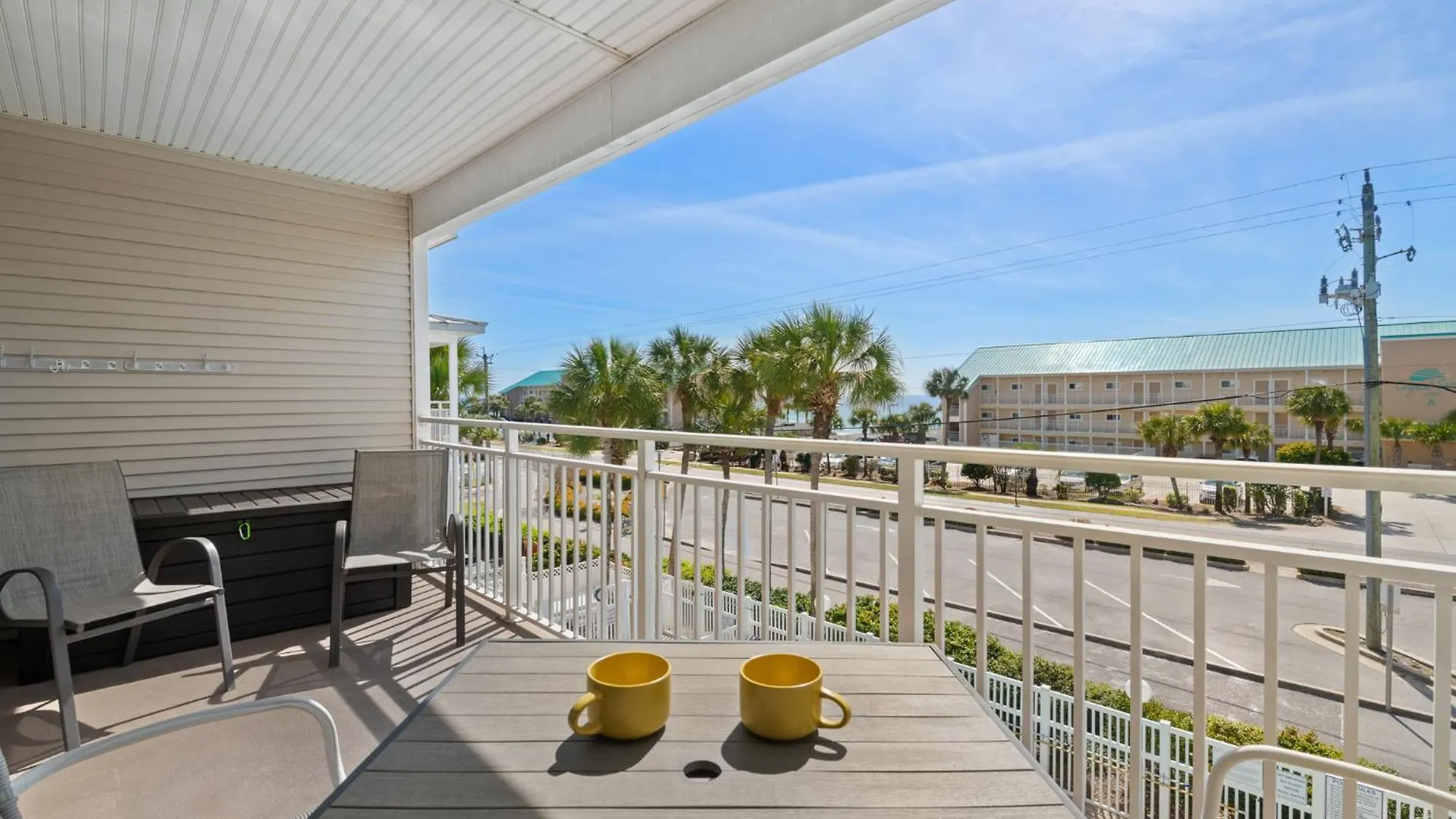 Swashbucklin' Swordfish Condo - Steps To The Beach Destin