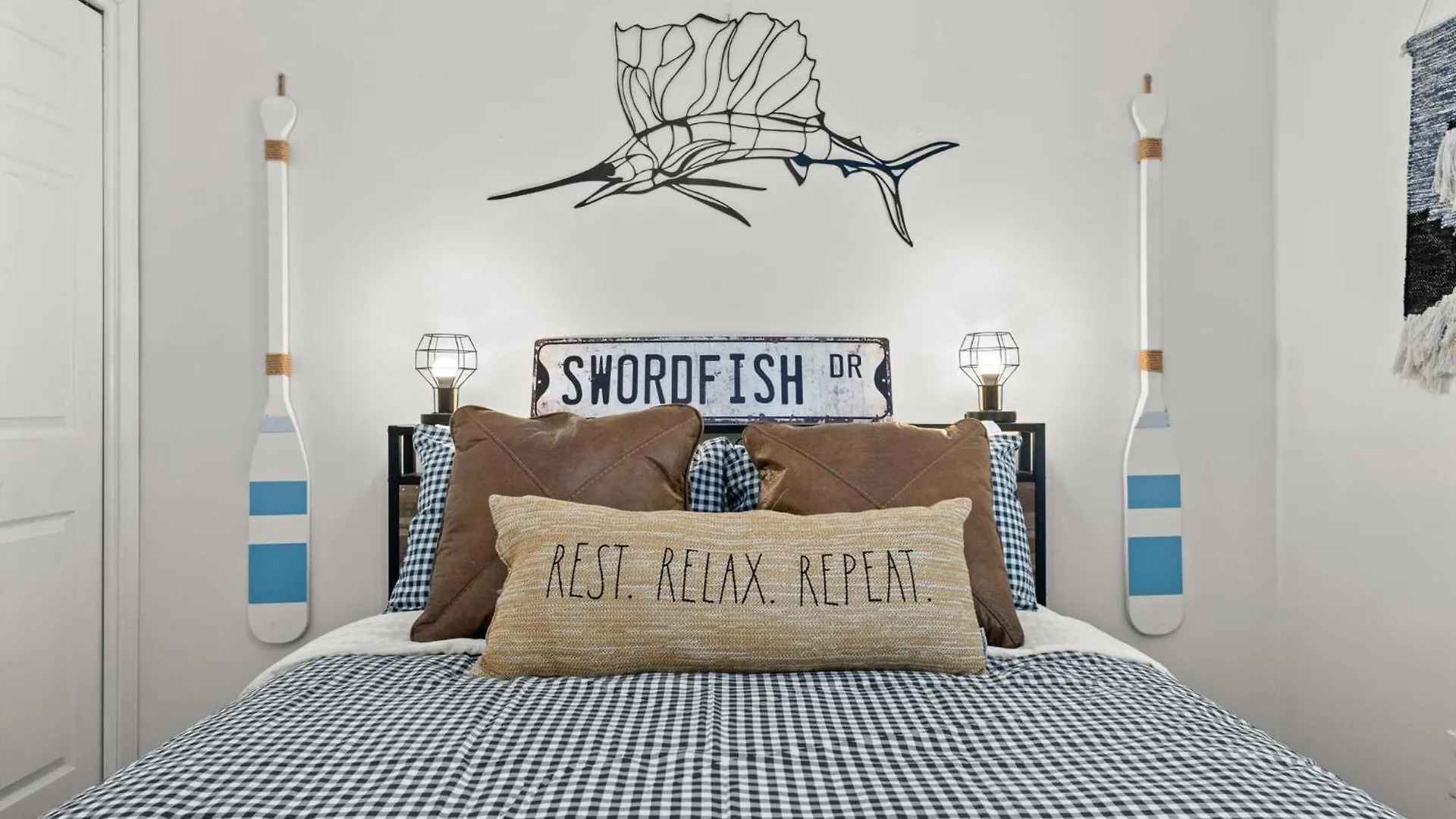 Swashbucklin' Swordfish Condo - Steps To The Beach Destin